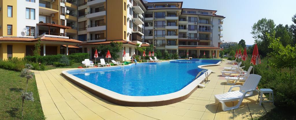 Menada Diamond Bay Apartments Sunny Beach Exterior foto